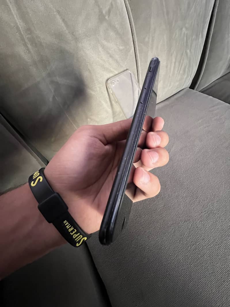 Apple iPhone 7 2