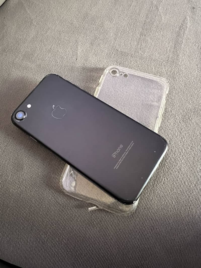 Apple iPhone 7 3