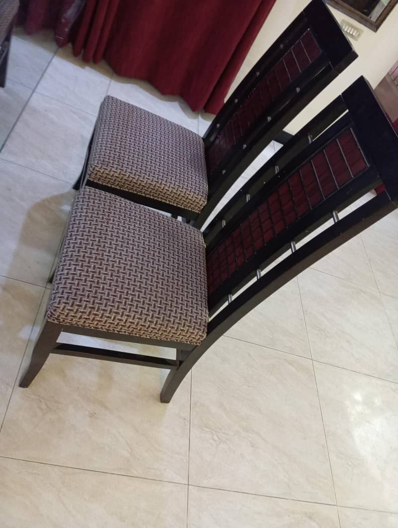 6 seater Dining Table 4