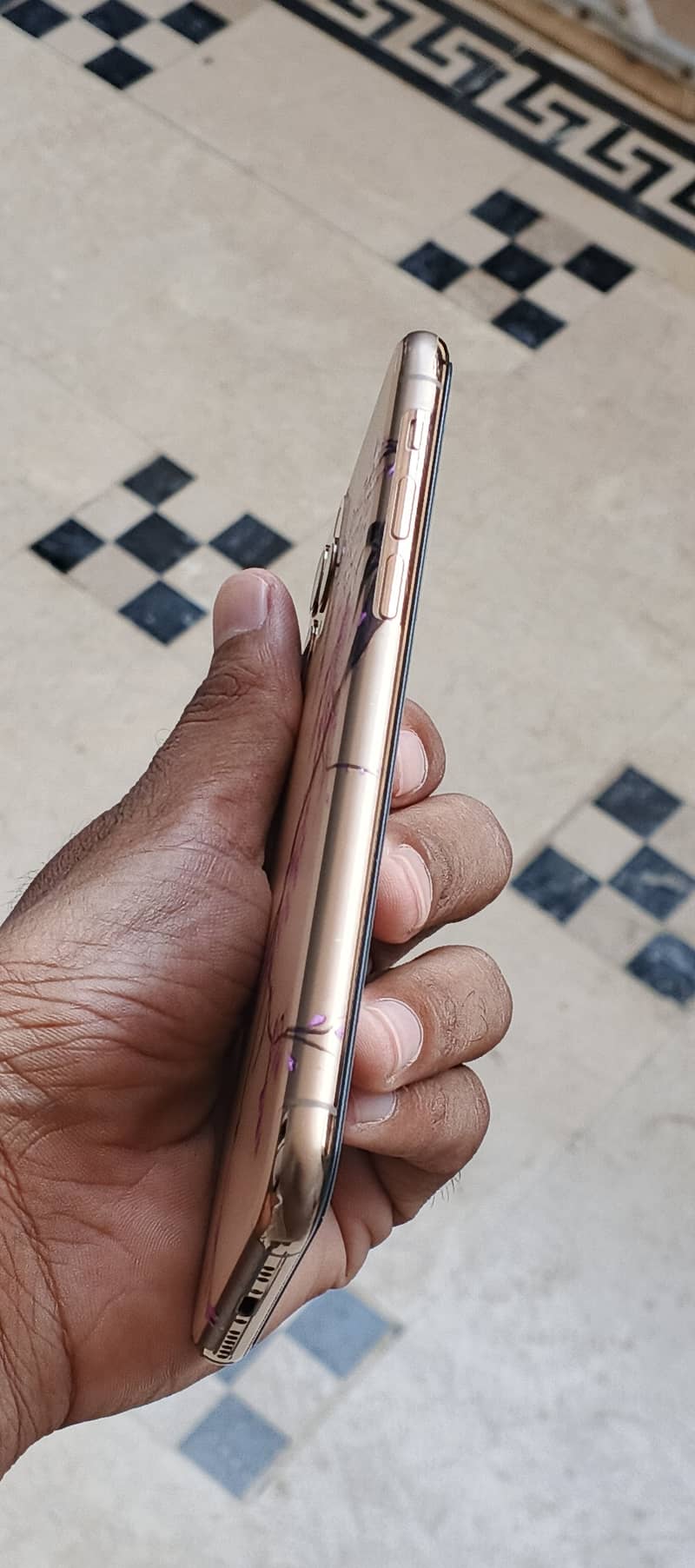 Apple iPhone 11 Pro 2