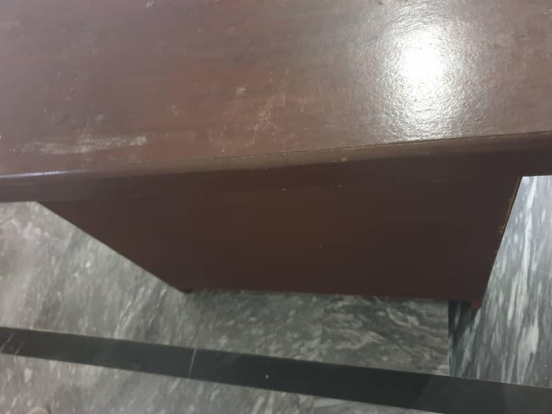 COMPUTER TABLE FOR SALE 3
