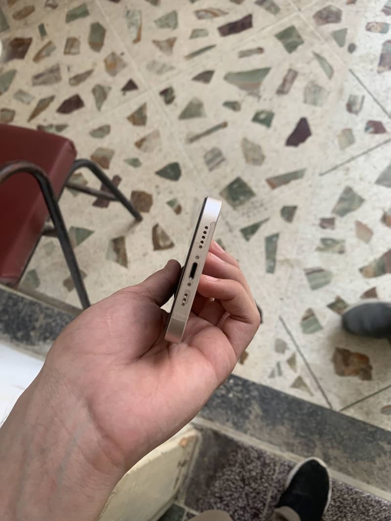 Apple iPhone 13 1