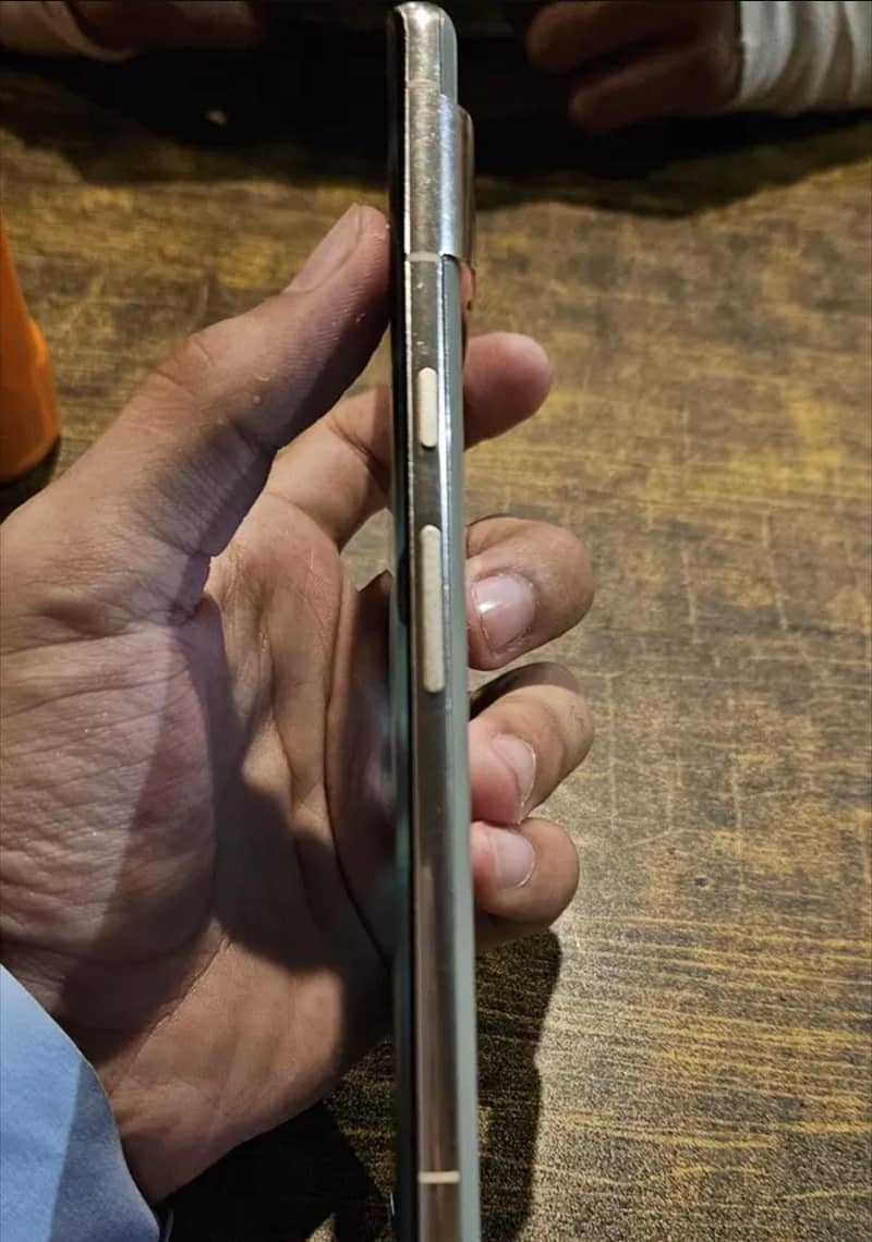 Google pixel 7 pro dotted 5