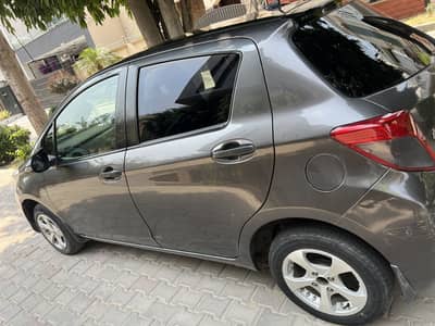 Toyota Vitz 2015