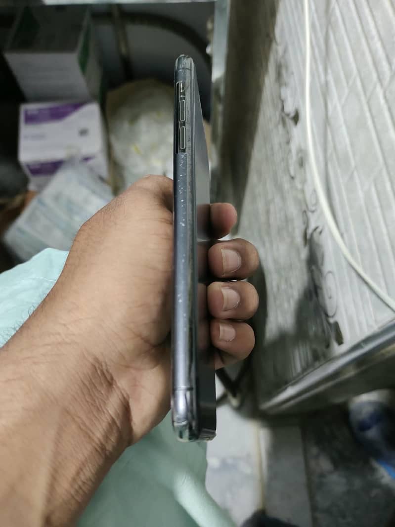 Apple iPhone 11 Pro Max 1