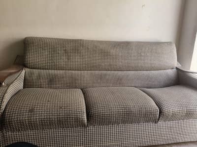5 Seaters sofa good condition