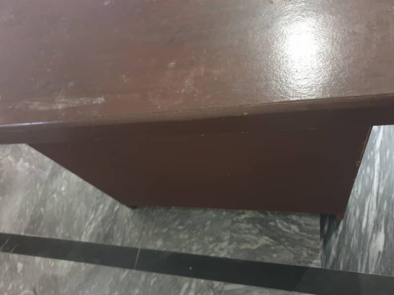 COMPUTER TABLE FOR SALE 3