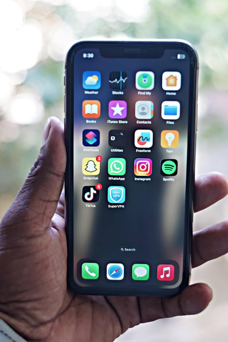 Apple iPhone XR jv 1