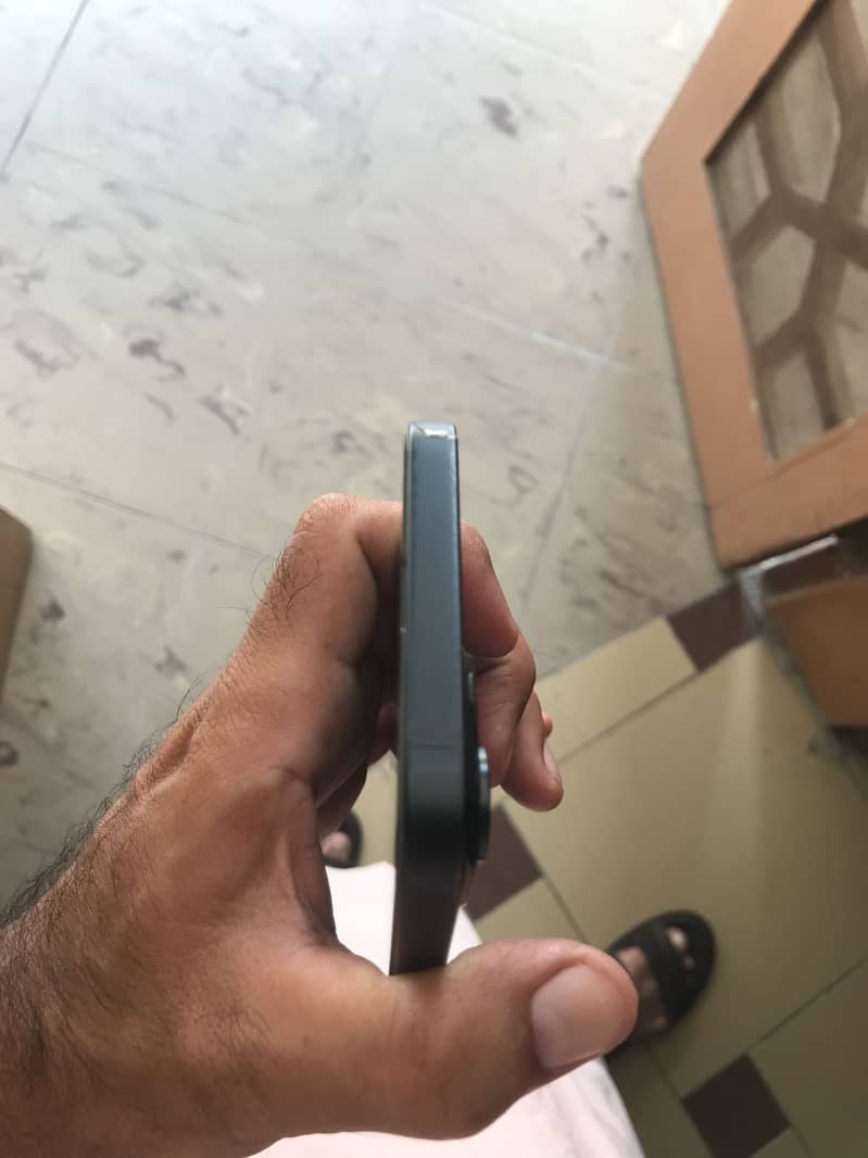 Apple iPhone 14 plus 3