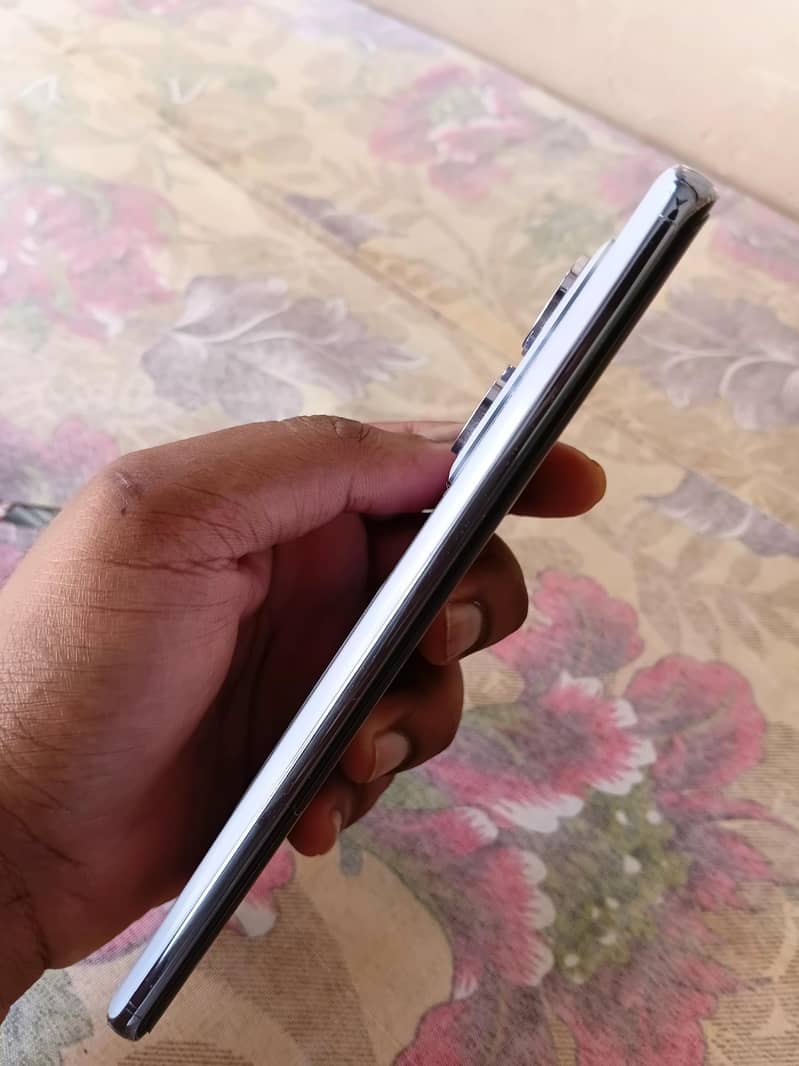 Redmi Note 14 Pro 4