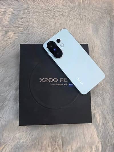 Vivo X200 FE