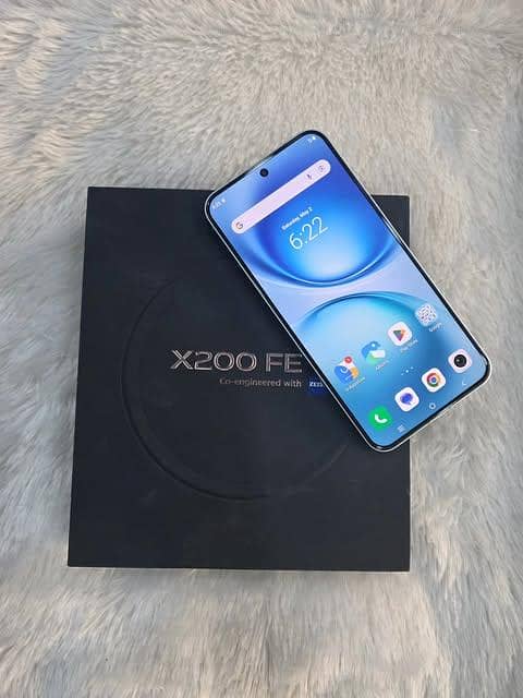 Vivo X200 FE 1