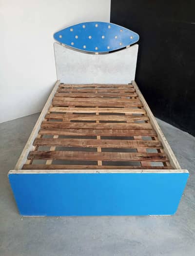 single bed without mattress good condition