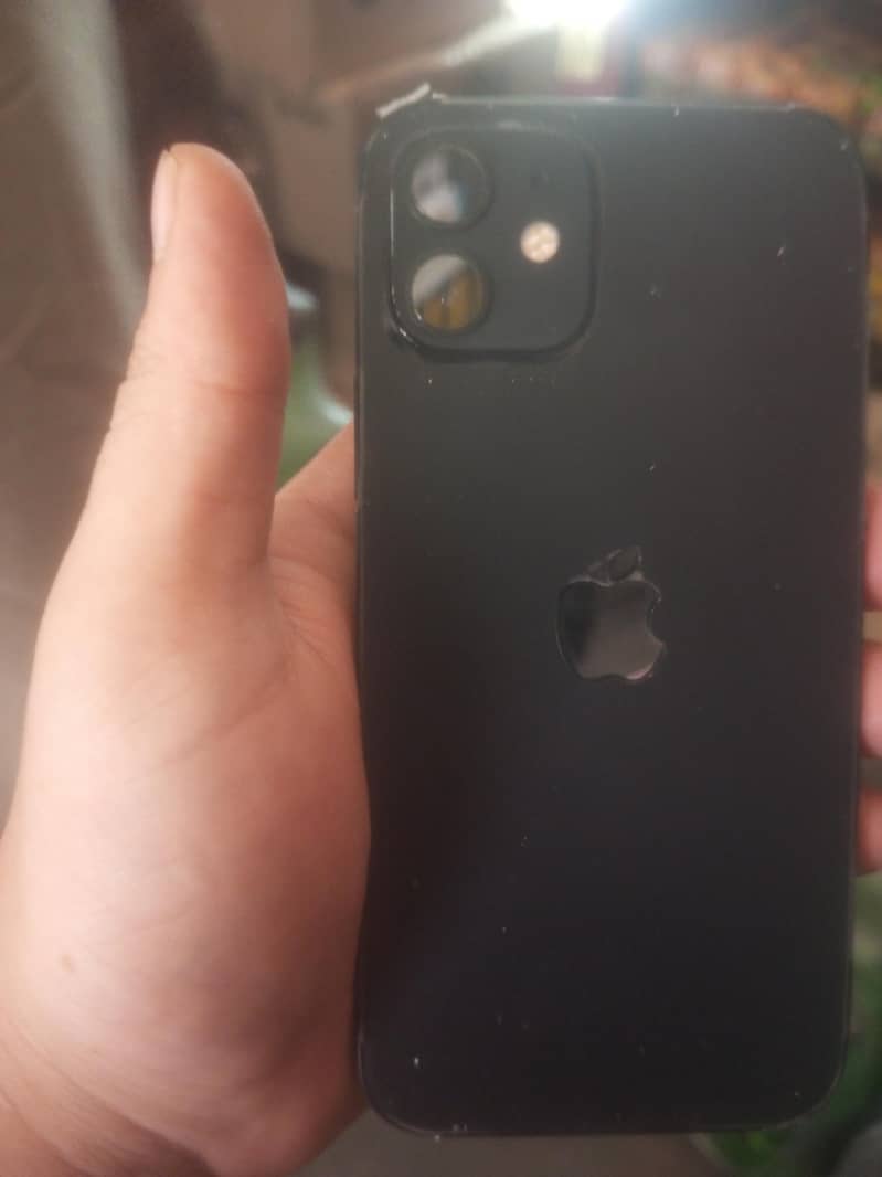 Apple iPhone 12 4
