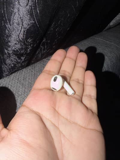 Airpods 3 right side