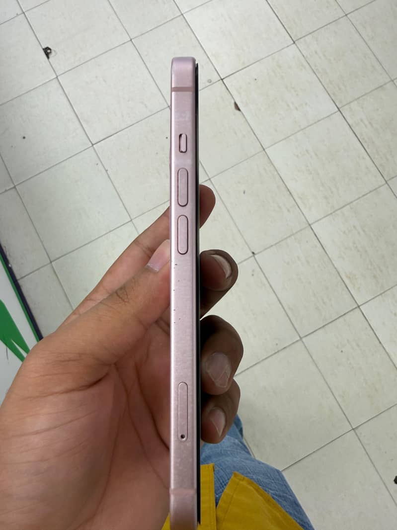 Apple iPhone 15 2