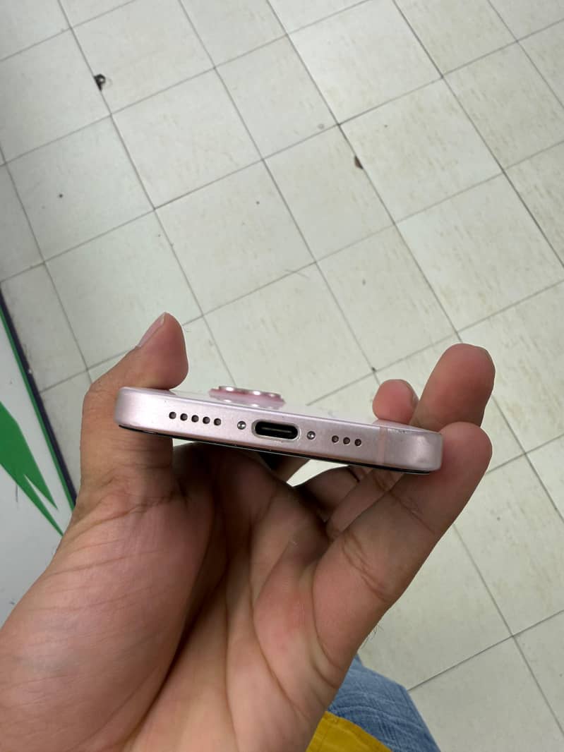 Apple iPhone 15 3