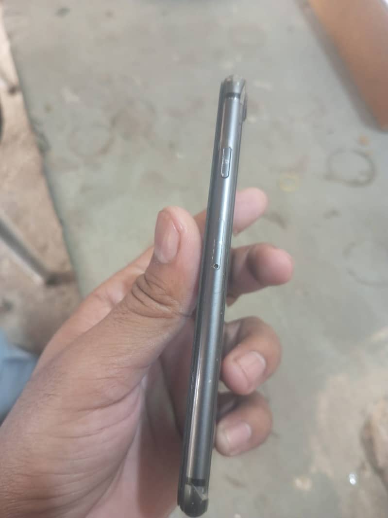 Apple iPhone 8 5