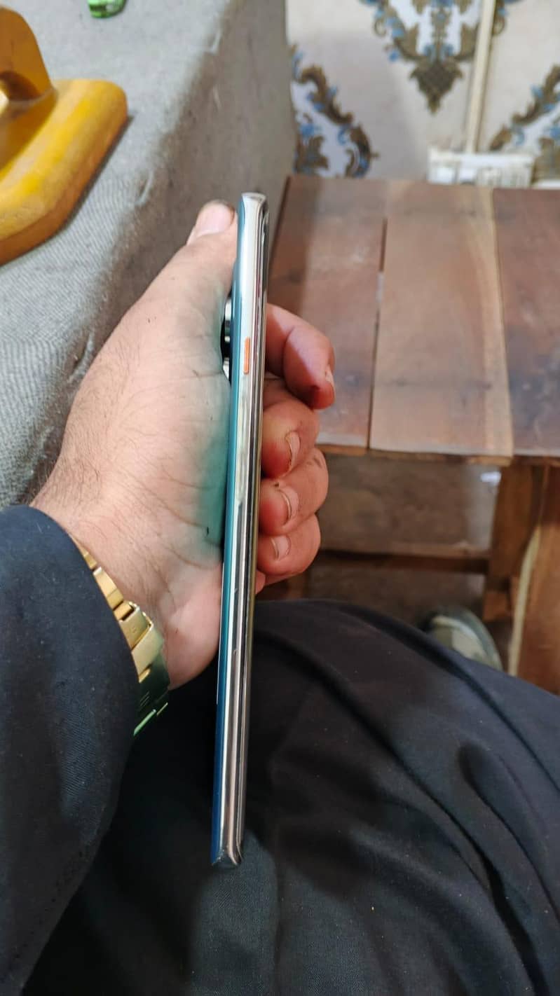Tecno CAMON 40 Pro 3