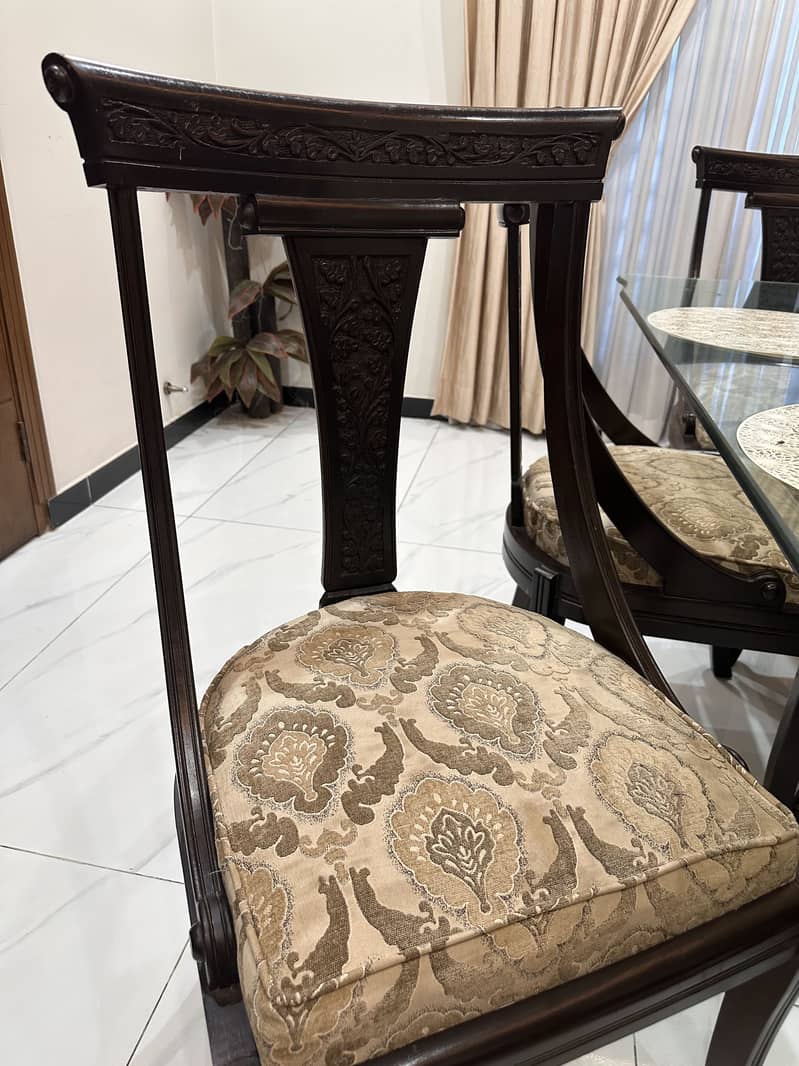Dining Table 0