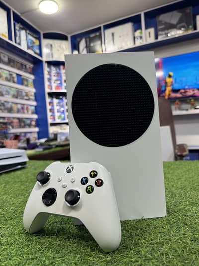 XBOX SERIES S (STOCK) AVAILABLE