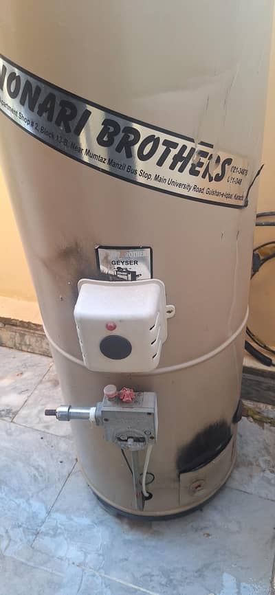gyser 30 litter capacity