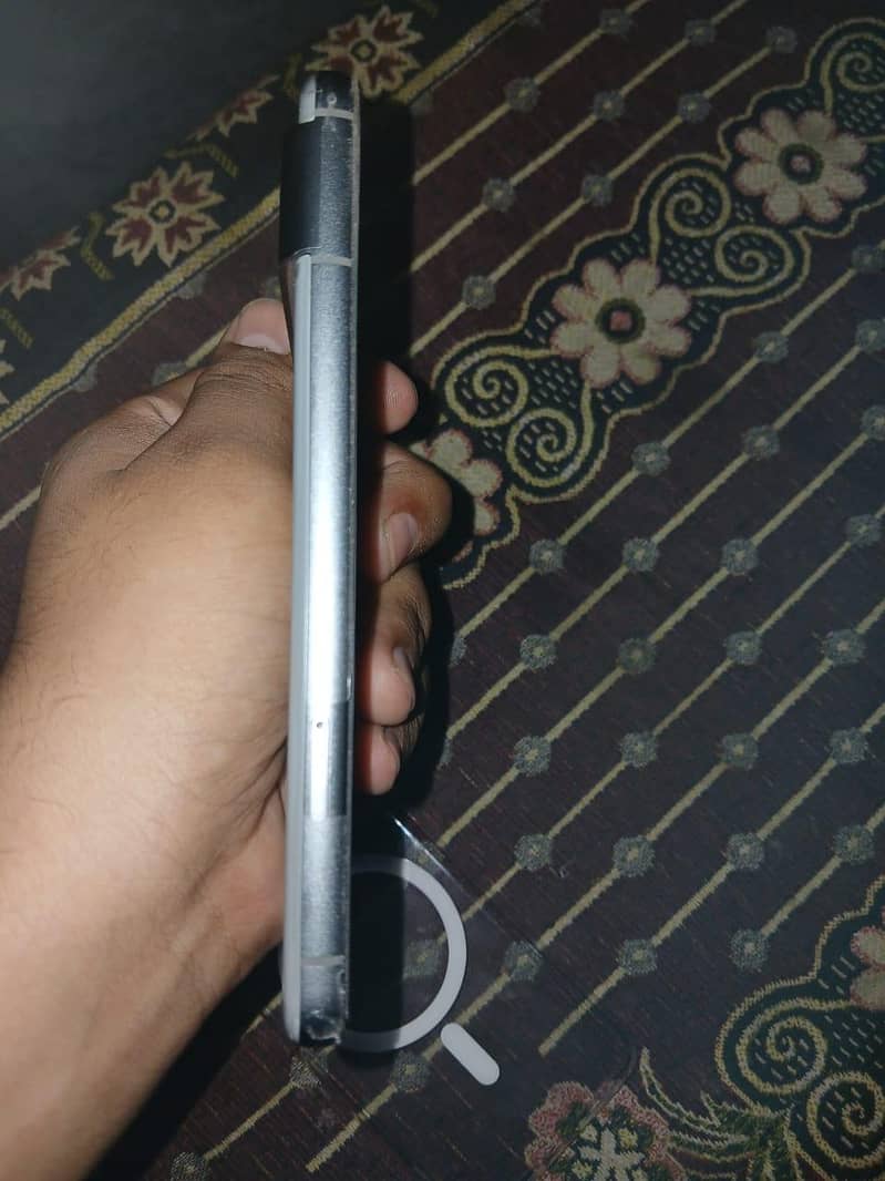 Google Pixel 8 5