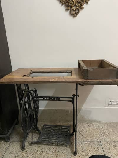 Sewing machine stand