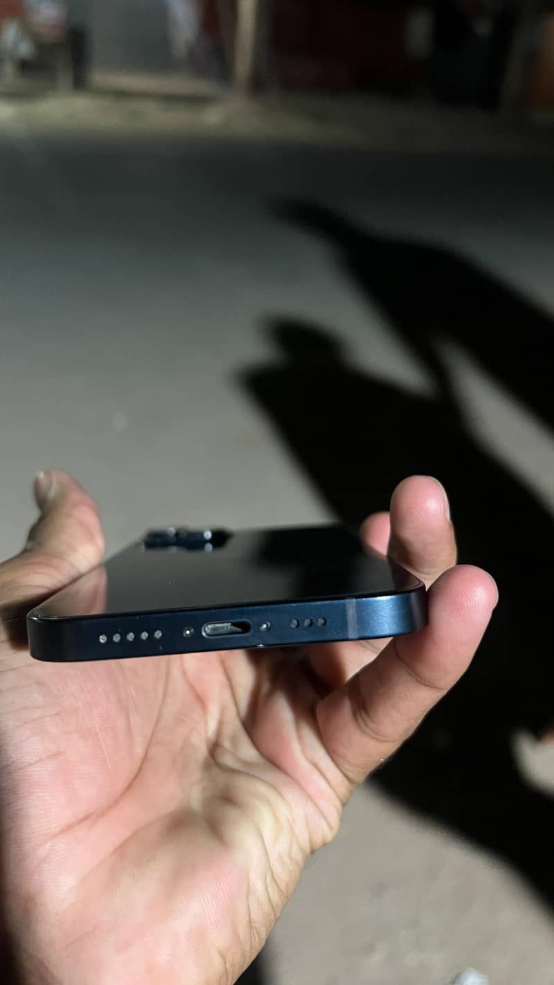 Apple iPhone 13 1