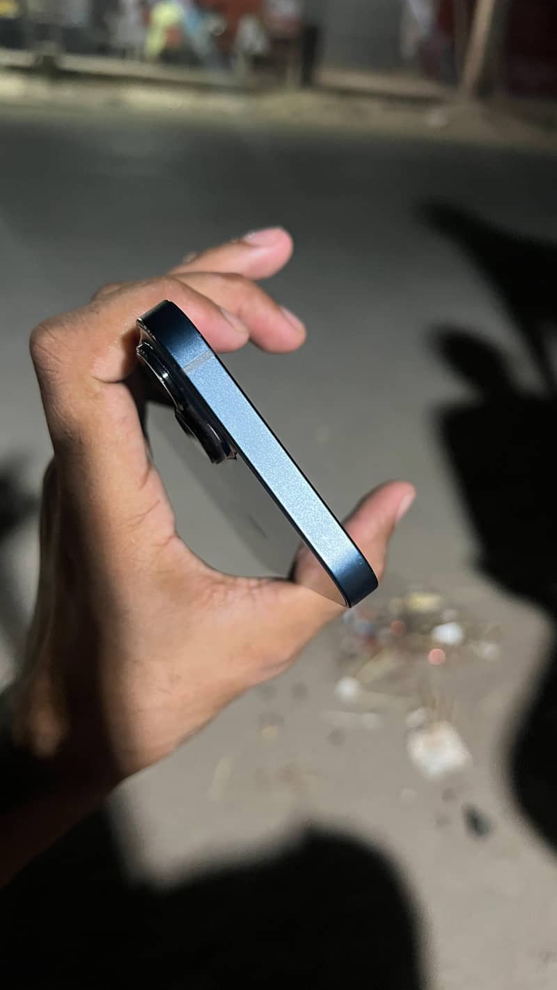 Apple iPhone 13 3