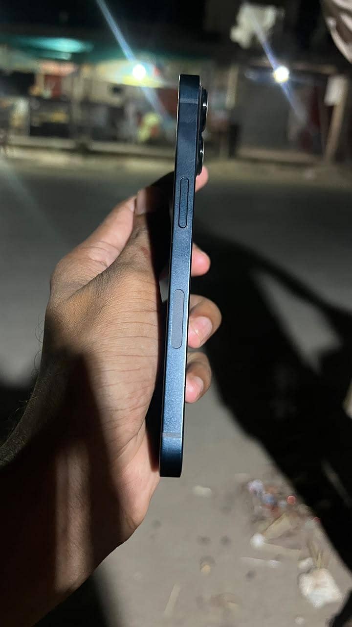 Apple iPhone 13 6