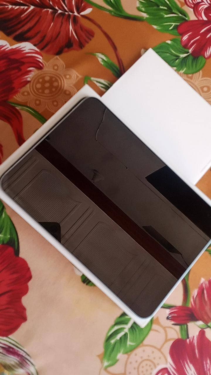 I Pad Mini 7 10/10 condition 128GB 3