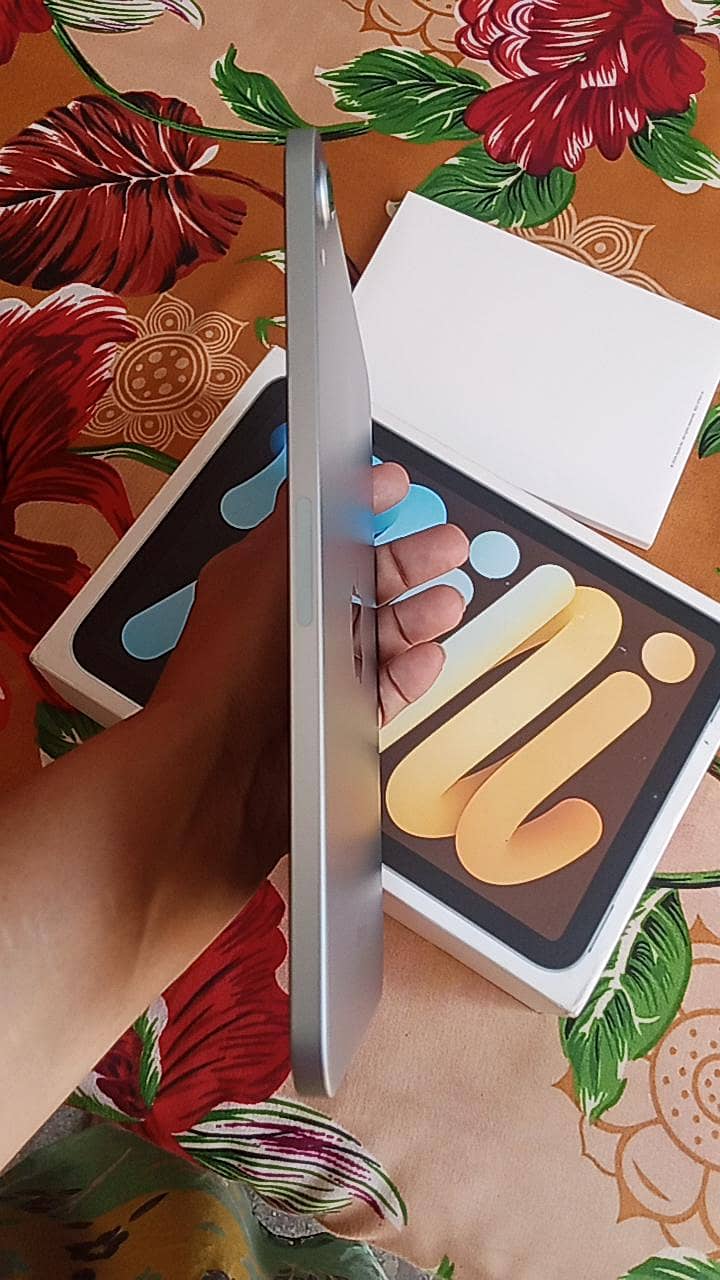 I Pad Mini 7 10/10 condition 128GB 4