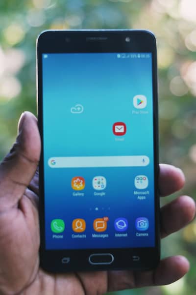 Samsung Mobile J7 Max