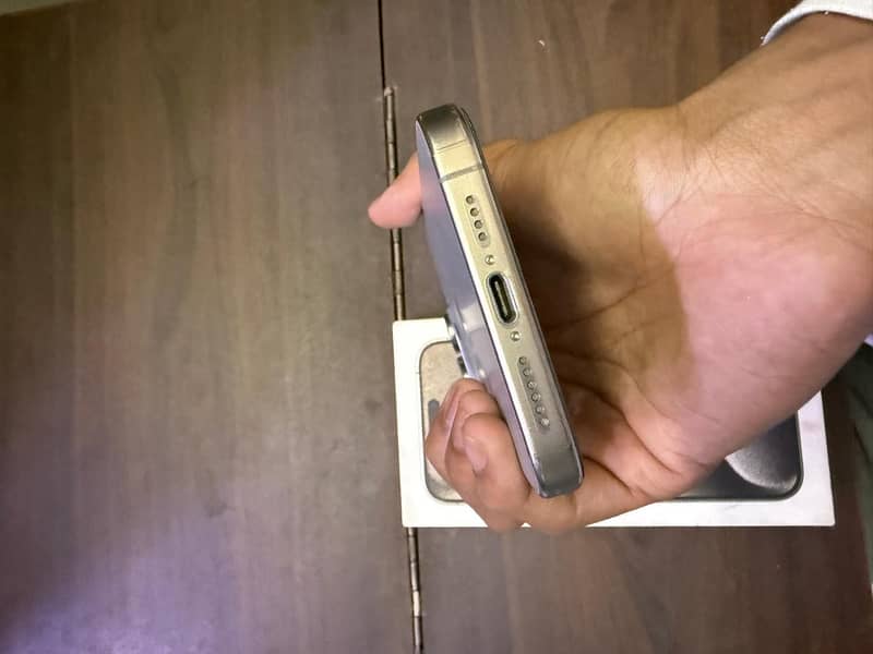 iPhone 15 Pro Max JV 1