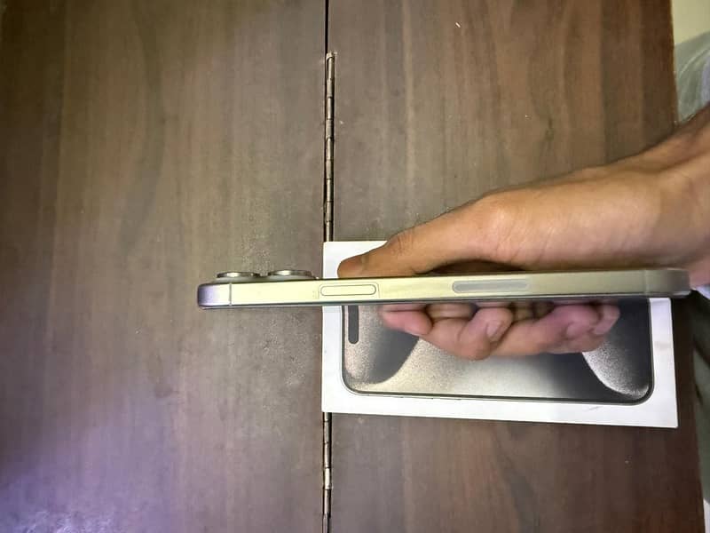 iPhone 15 Pro Max JV 5