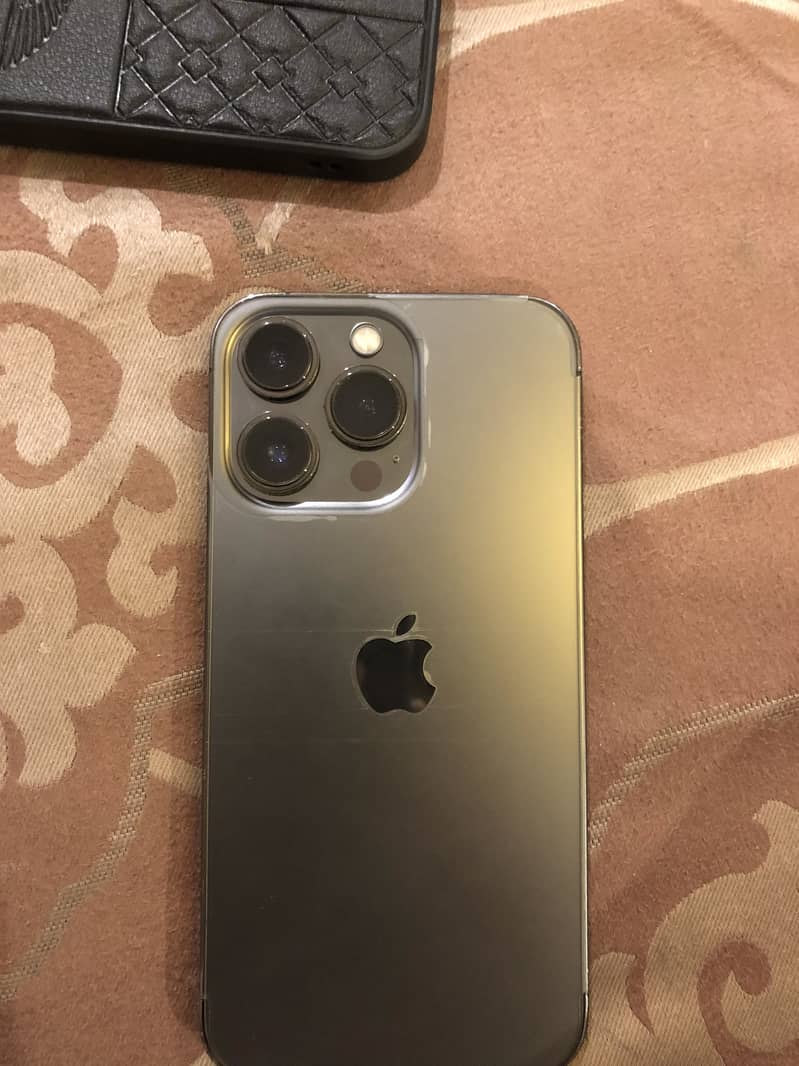 Apple iPhone 13 Pro 0