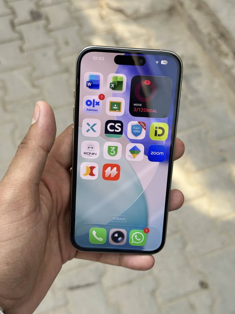 Apple iPhone 15 Pro 4