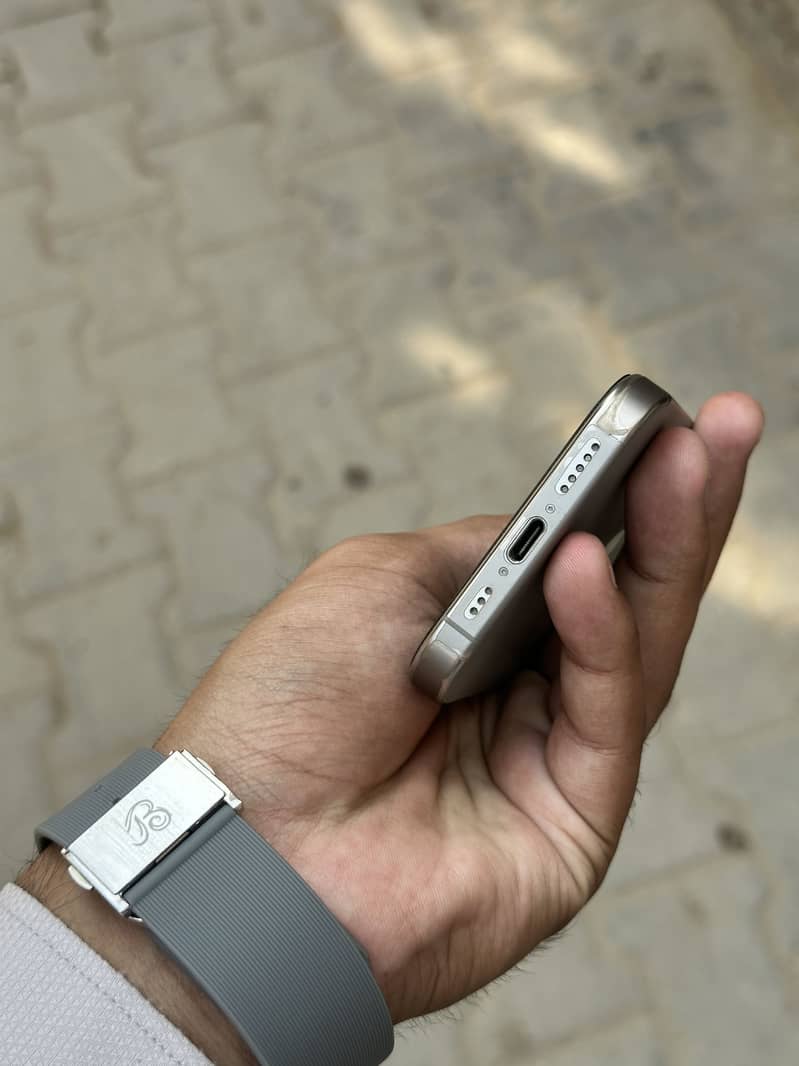 Apple iPhone 15 Pro 6