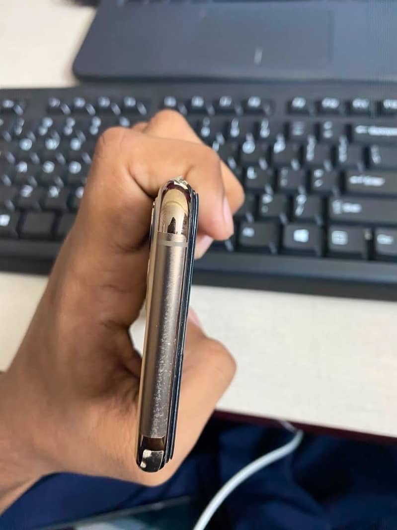 Apple iPhone 11 Pro 9