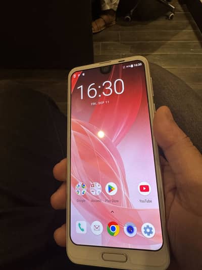 Aquos R2