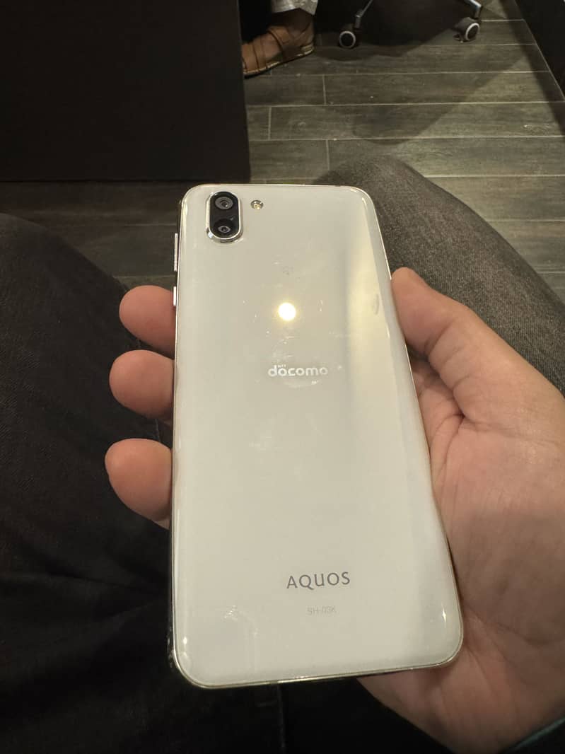 Aquos R2 3