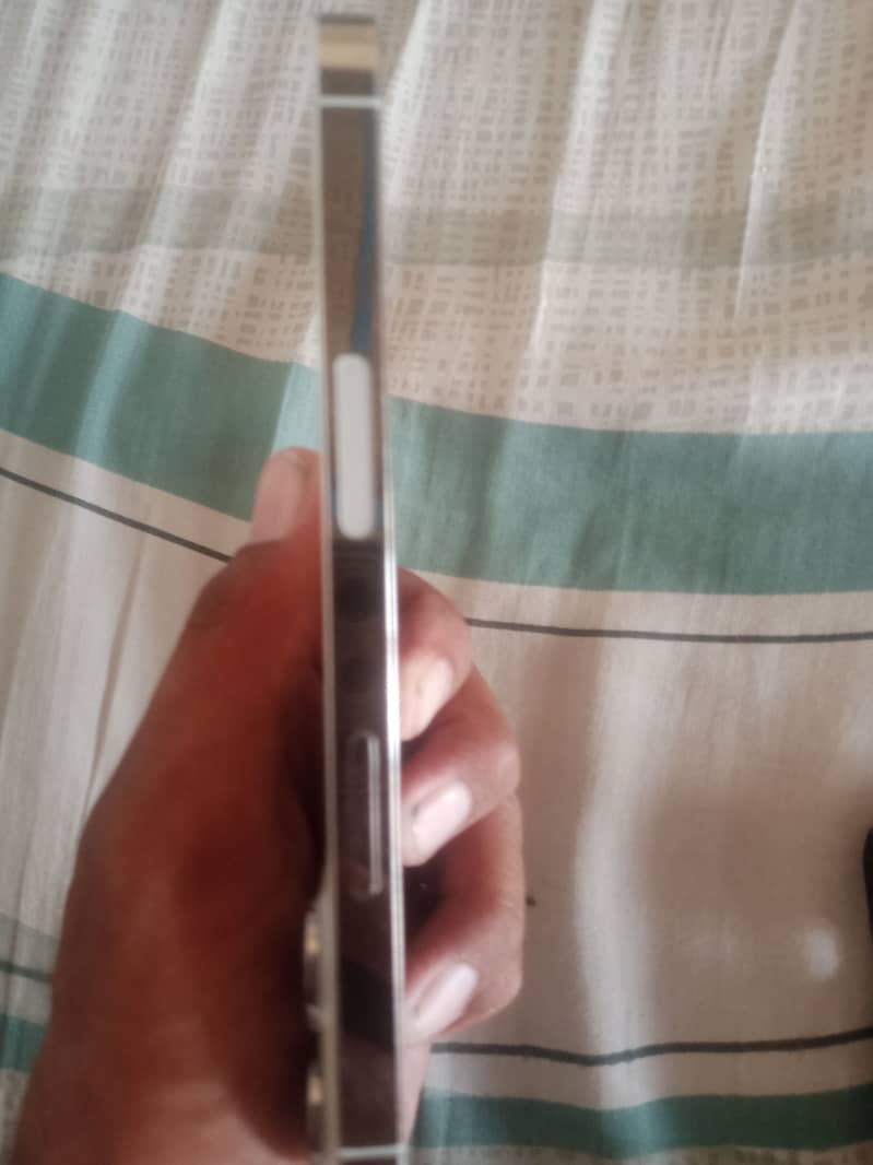 Apple iPhone 13 Pro 2