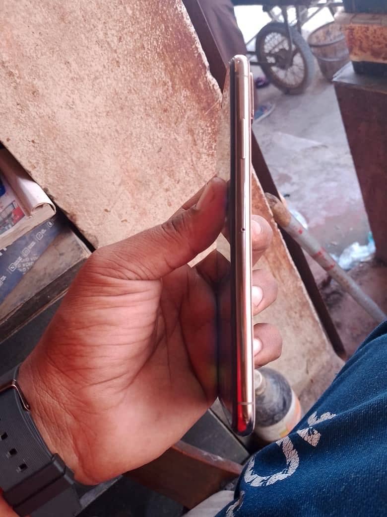 Xs max sim working 5