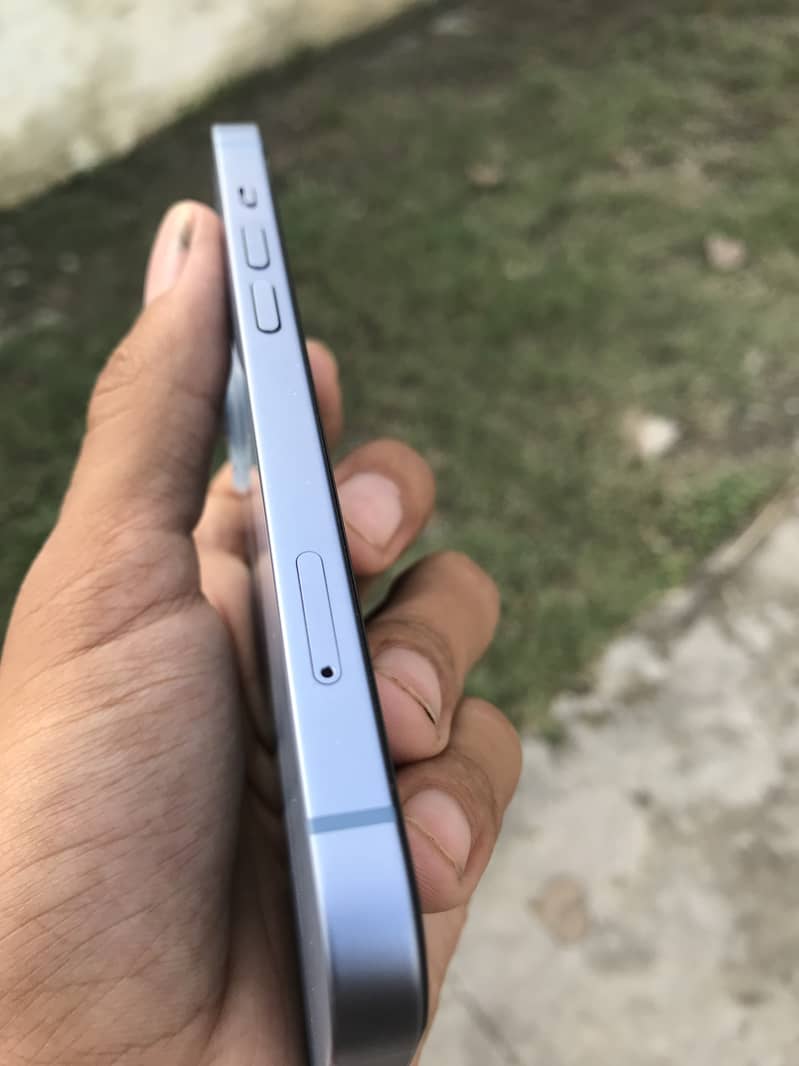Apple iPhone 14 4