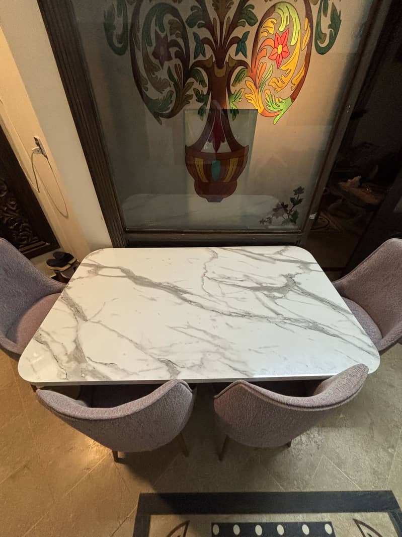 4 seater dining table 0