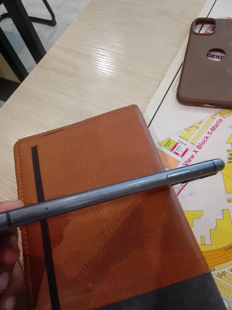 Apple iPhone 11 2