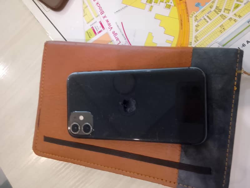 Apple iPhone 11 4
