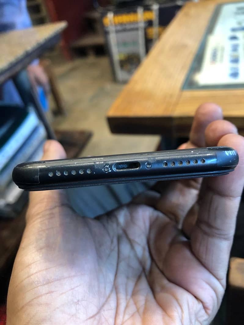 Apple iPhone XR 1