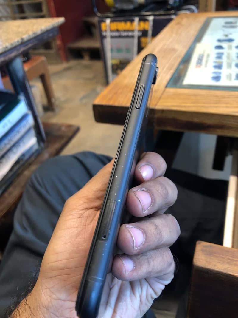 Apple iPhone XR 5